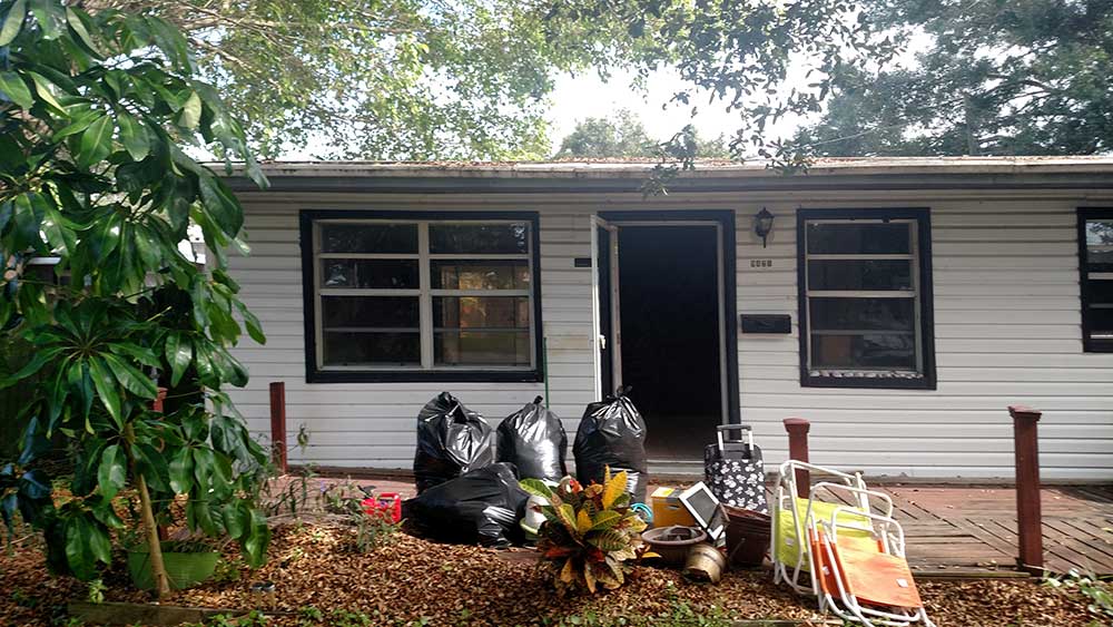 9421 56th St N Outside Home Renovation — Before